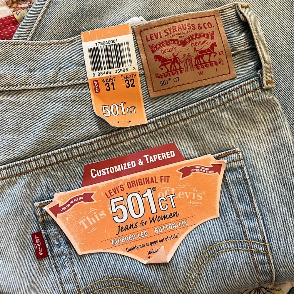Levi’s NWT 501 CT 31” x 32” jeans